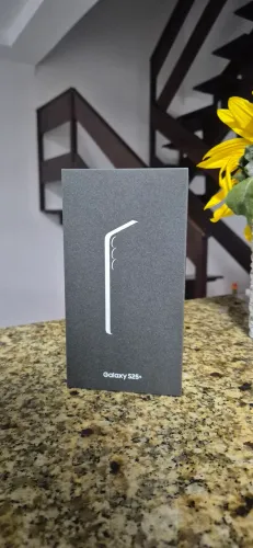 Novo - Samsung S25+ 512GB 12GB ram prata, ainda na caixa lacrada
