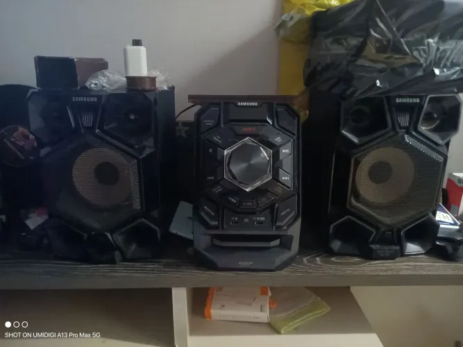 MINI SYSTEM SAMSUNG  MX-J630 , SOM POTENTE