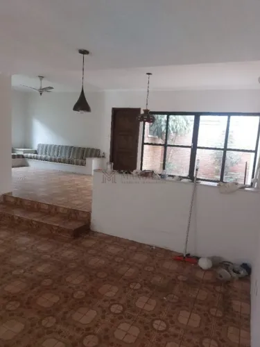 Casa para aluguel com 300 m² e 5 quartos em Vila São Francisco, Bauru - SP