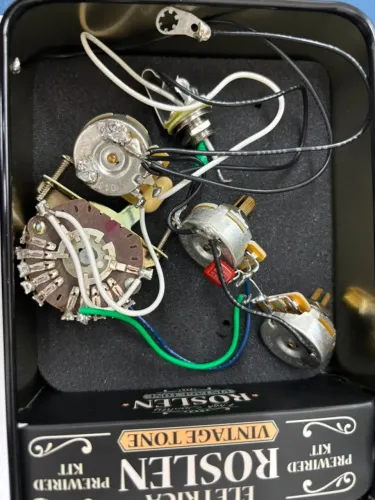 ELÉTRICA ORIGINAL FENDER PLAYER II HSS - RETIRADA DE GUITARRA ZERO KM