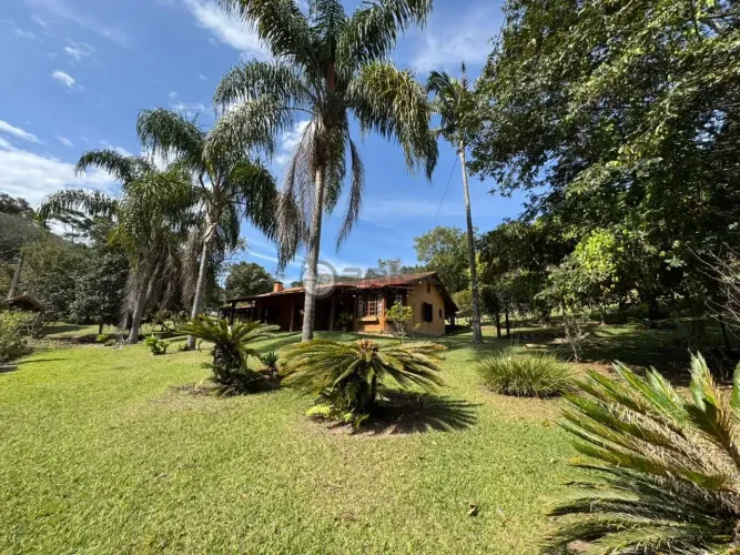 Casa à venda com 4 quartos sendo 3 suítes, 200 m² no Parque Boa União - Teresópolis/RJ.