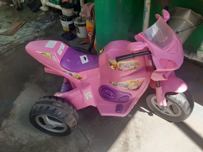 Moto elétrica está em excelente condições!