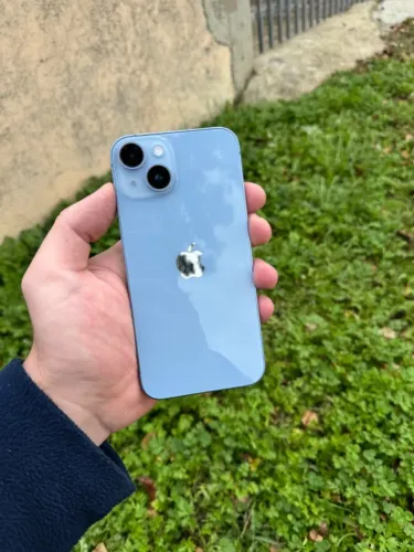 iPhone 14 azul impecável ?