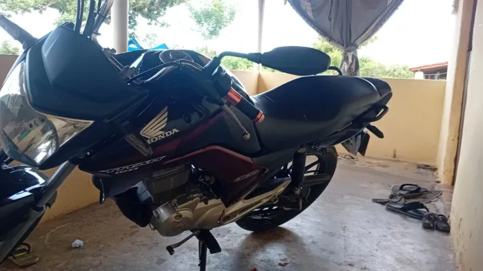 Moto semi nova Honda Titan 150