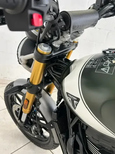 TRIUMPH SCRAMBLER 400X 2025/2025 EM ESTADO DE ZERO KM APENAS 660 KMS.