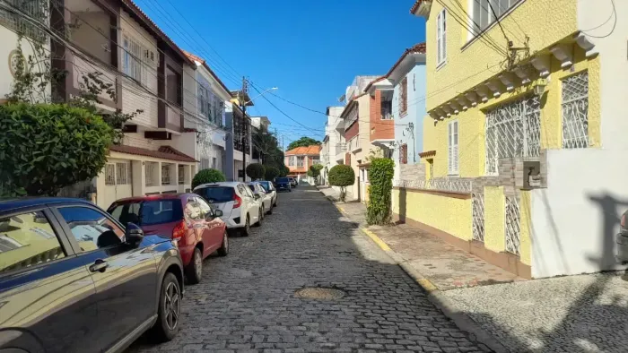 CASA DE VILA A VENDA COM 3 QUARTOS NA TIJUCA - Rio de Janeiro - RJ