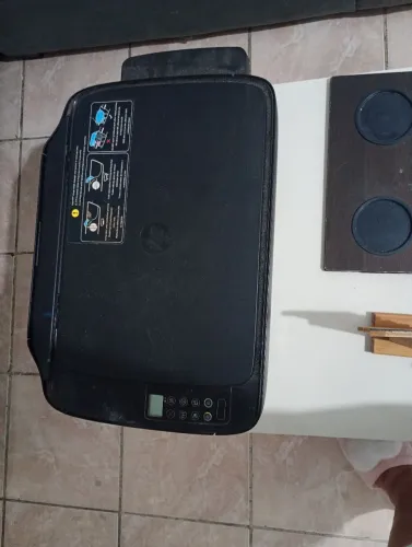 HP DeskJet GT 5822 tanque de tinta, imprime/scaneia/copia, usada, sem cabos/fonte