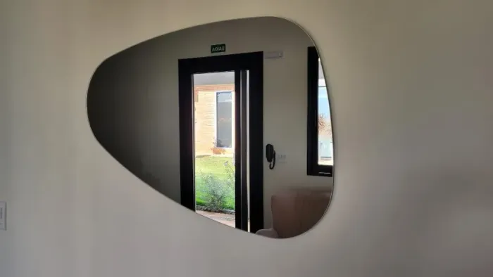 Espelho orgânico 0,90x0,60 - super moderno, decorativo e funcional