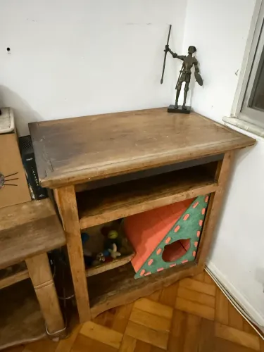 Rack artesanal em madeira maciça