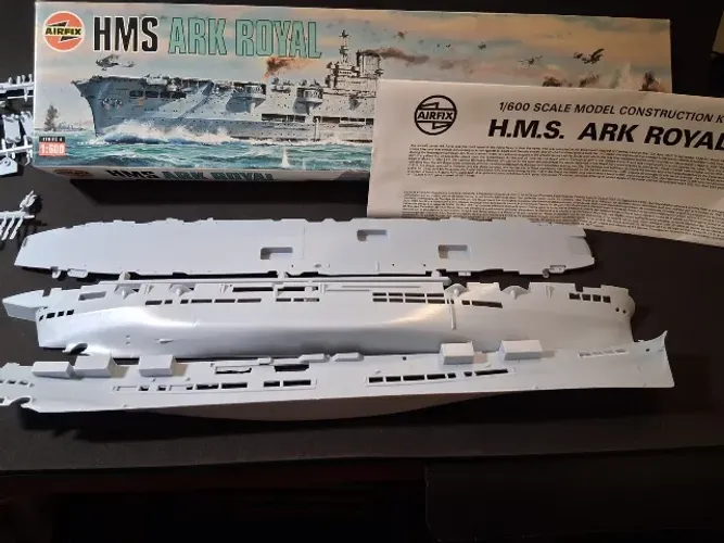 Kit de Plastimodelismo HMS Ark Royal Airfix 1/600