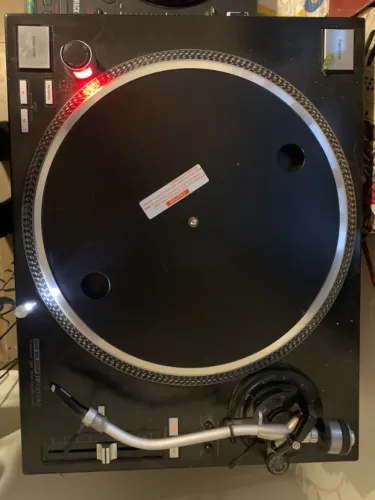 Toca Discos Reloop Rp-7000 Mk2 Black Bivolt