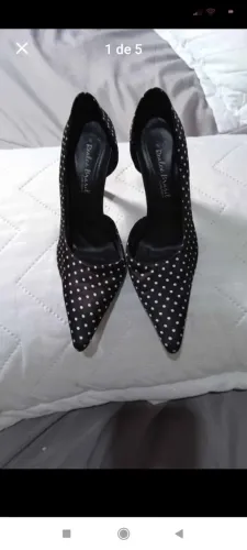 Sapato preto com bolinha