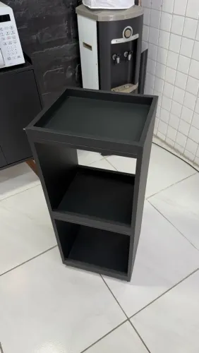 Carrinho auxiliar preto barbearia