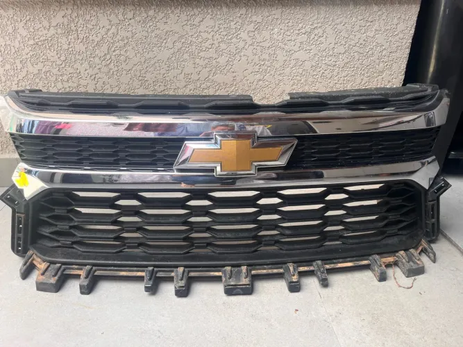 Grade frontal s10 2022 LT