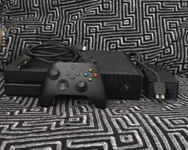 Xbox one com fonte original, sem jogo