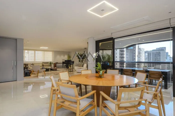 Apartamento à Venda no Lourdes | 4 Suítes - 413 m²