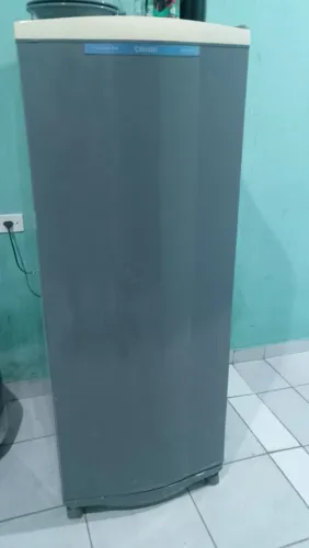 Geladeira usada, com defeito, não está gelando só resfriando 