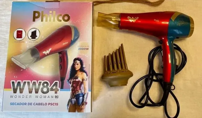 Secador Mulher Maravilha com bico e difusor