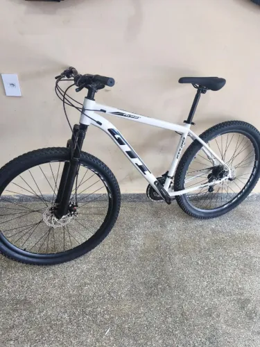 Bicicleta aro 29 GTI na cor Branca - NOVA
