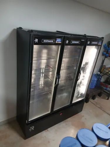 EXPOSITOR PARA RESFRIADOS 3 PORTAS REFRIMATE NOVO