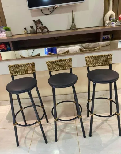 Banquetas para balcão em fibra