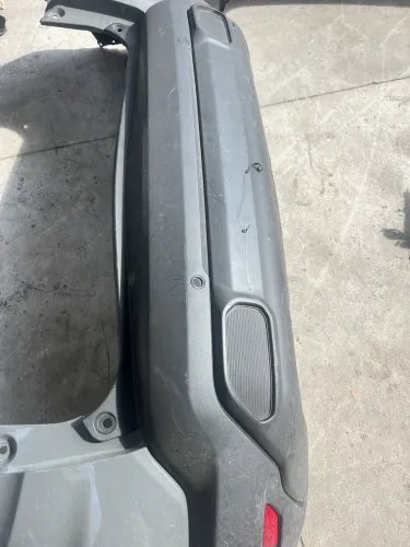 F pára-choque traseiro Jeep Renegade 23/25