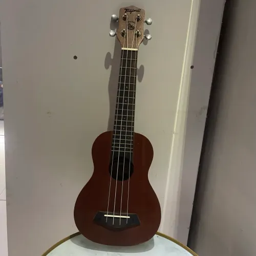 Ukulele Tagima 21k