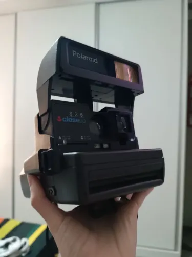 Câmera Polaroid 636 CloseUP + Bolsa vintage anos 90