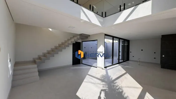 Sobrado com 4 quartos à venda, 235 m² por R$ 1.750.000 - Jardim Iguaçu - Maringá/PR