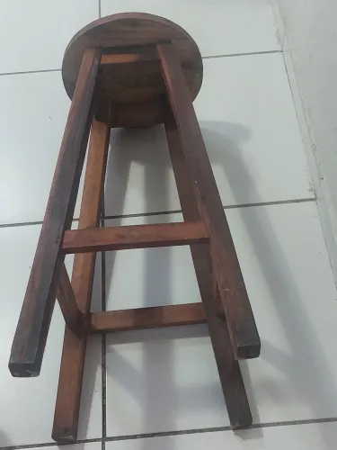 Vendo 3 bancadas de madeira muito resistente altura 75