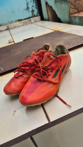 Vende-se chuteira Adidas