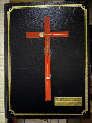 Bíblia Sagrada em homenagem à visita do Papa João Paulo II ao Brasil