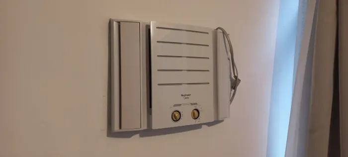 Ar Condicionado Janela Springer 7500 BTUs Mecânico 127v (110v)