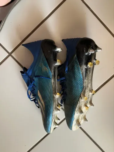 Chuteira adidas tam 44, trava de alumínio 