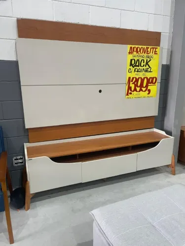 RACK COM PAINEL 1.80 (ÚLTIMA PEÇA)