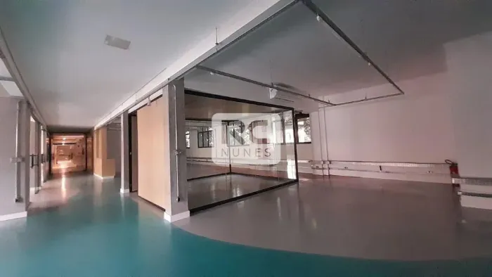 Andar corrido com 8 vagas, área de 341m² no Bairro Sion - Belo Horizonte/MG
