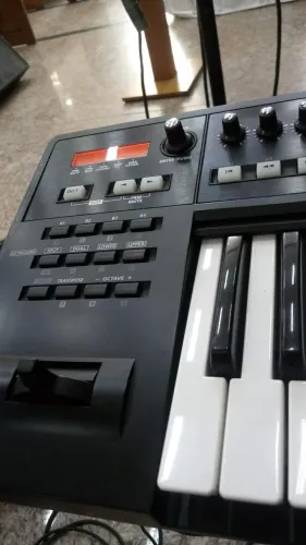 Controlador Roland a800 pro