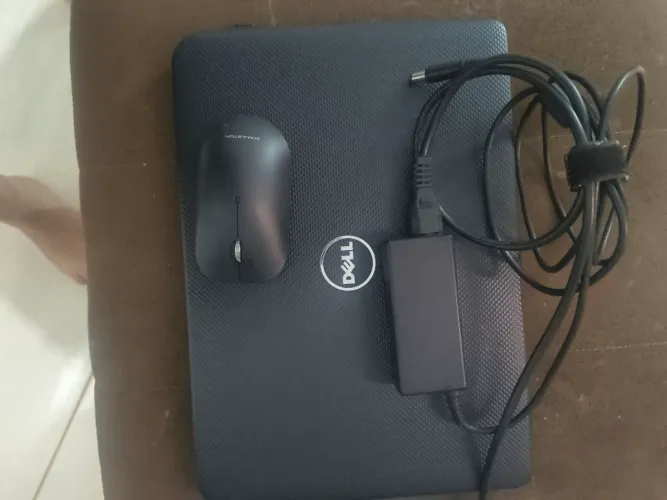 Notebook Dell i3 funcionando mais tem detalhe