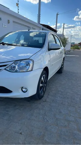 Toyota Etios X Sedan 1.5 Flex 16V 4P Mec. 2014