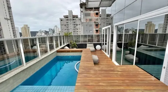 | Locação Anual | Cobertura 3 Suítes | Quadra Mar com Vista | Barra Sul | Balneário Cambor