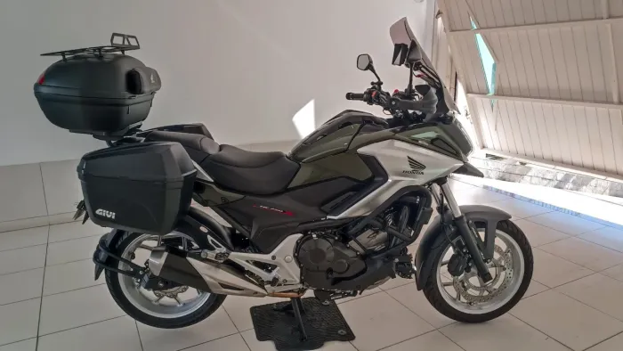NC 750x Nova impecável completa