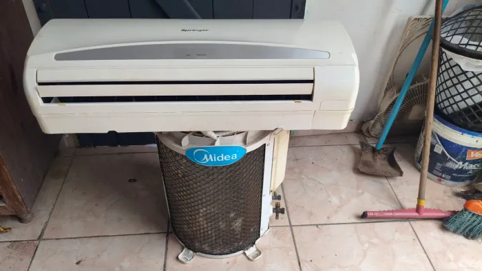 Split springer 12.000 BTUs 220 volts condensadora de cobre com três meses de garantia