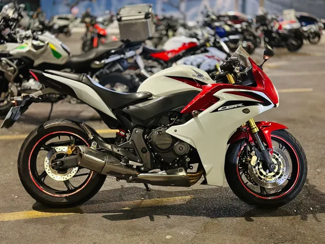 CBR 600 impecável