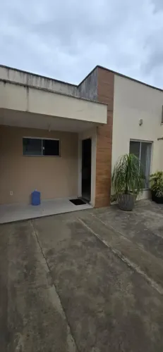 Alugo Casa de Rua semi Mobilada no bairro papagaio 2/4 quartos
