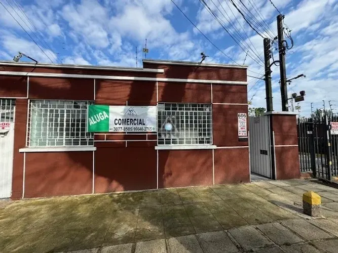 Excelente Residência Comercial no Prado Velho