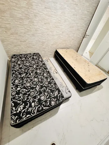 Bi. Cama solteiro e cama box solteiro