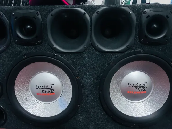 Caixa Trio Completa - Sub Selenium Bass 12" + 4 Cornetas JBL + 2 ST200