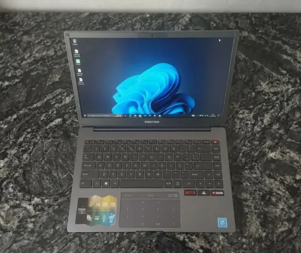 Notebook Positivo seminovo 