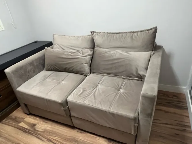 Sofá em Suede Bege
