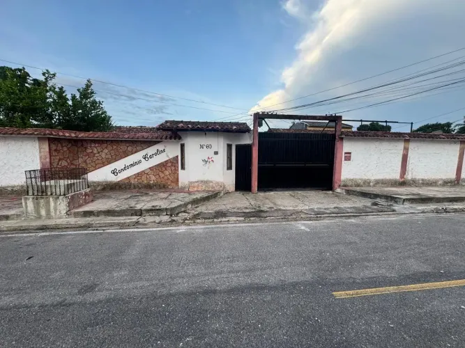 Vendo Casa no Condomínio Caroline - R$ 200.000,00 (À vista)